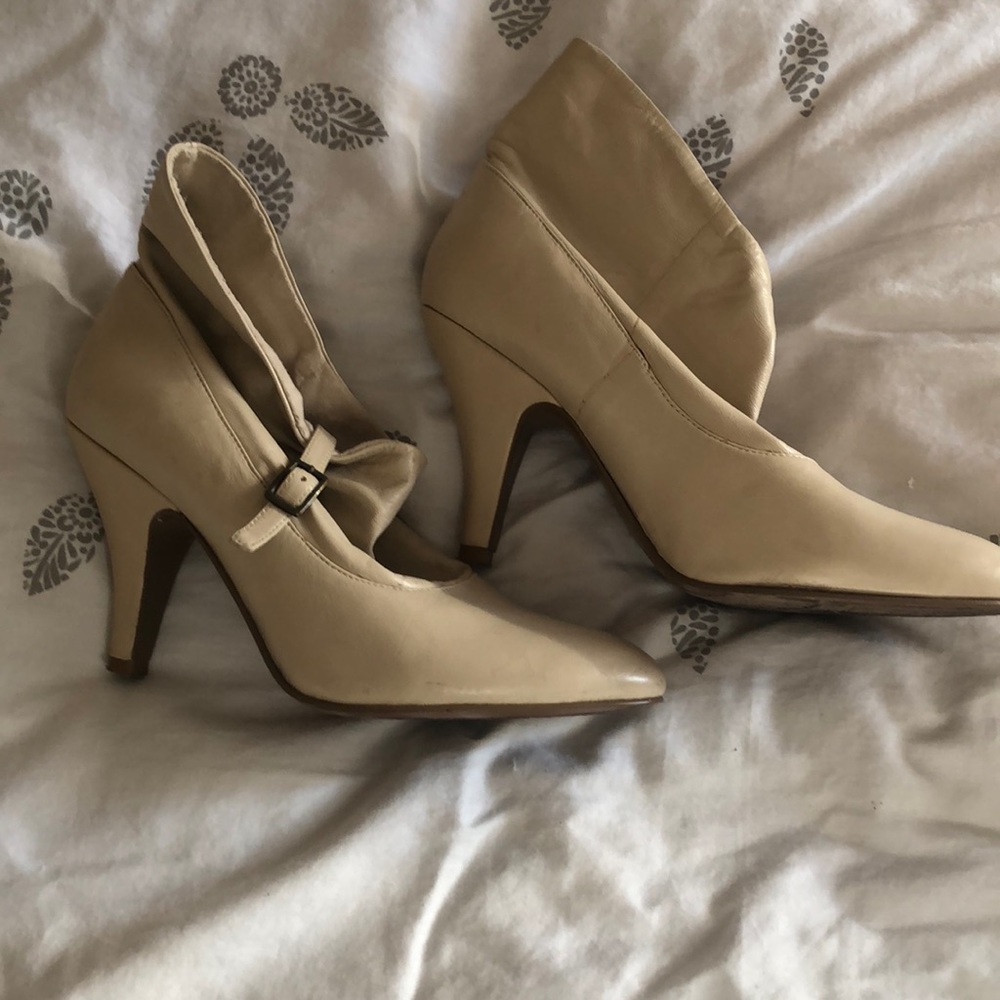 Tan booties - Picture 2 of 5